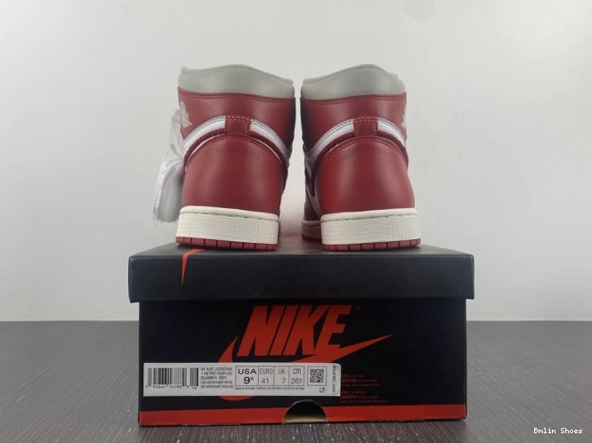 Bmlin Shoes 1 DJ4891-061 Newstalgia Chenille High OG Jordan (W) 0822